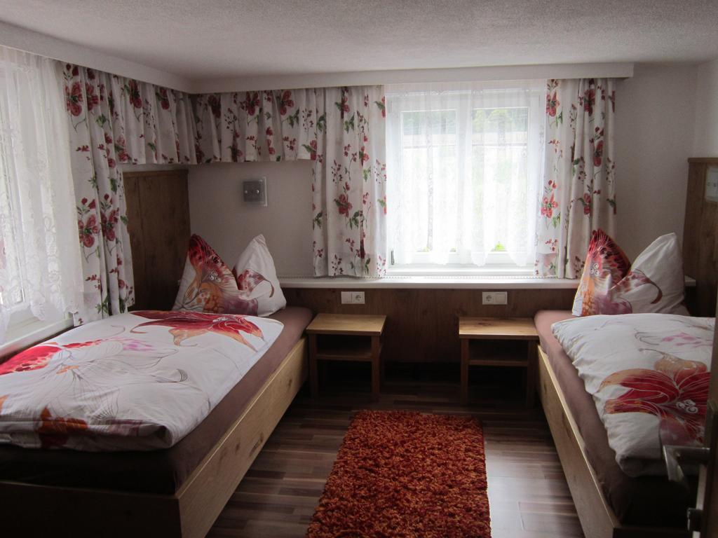 约胡姆豪斯住宿加早餐旅馆 Langen am Arlberg 外观 照片